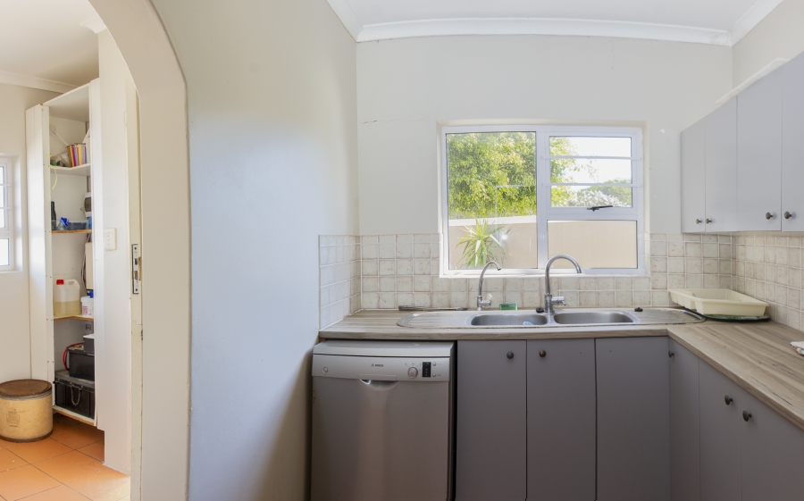 5 Bedroom Property for Sale in Kleinemonde Eastern Cape
